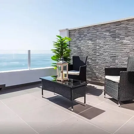 Beachfront Апартаменты Торремолинос
