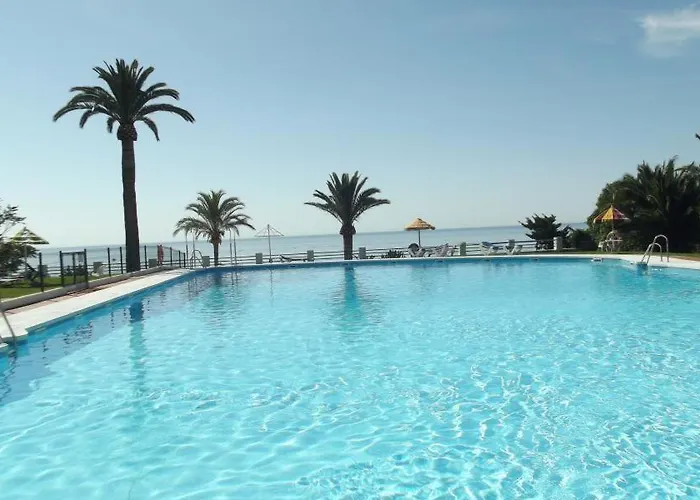 Beachfront Апартаменты Торремолинос